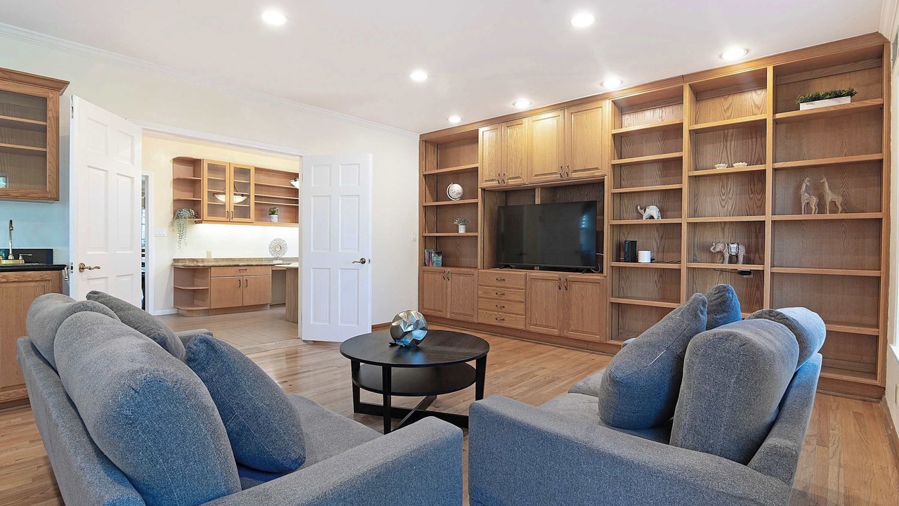 Photo of Livingroom in Greater Wilshire - Hancock Park