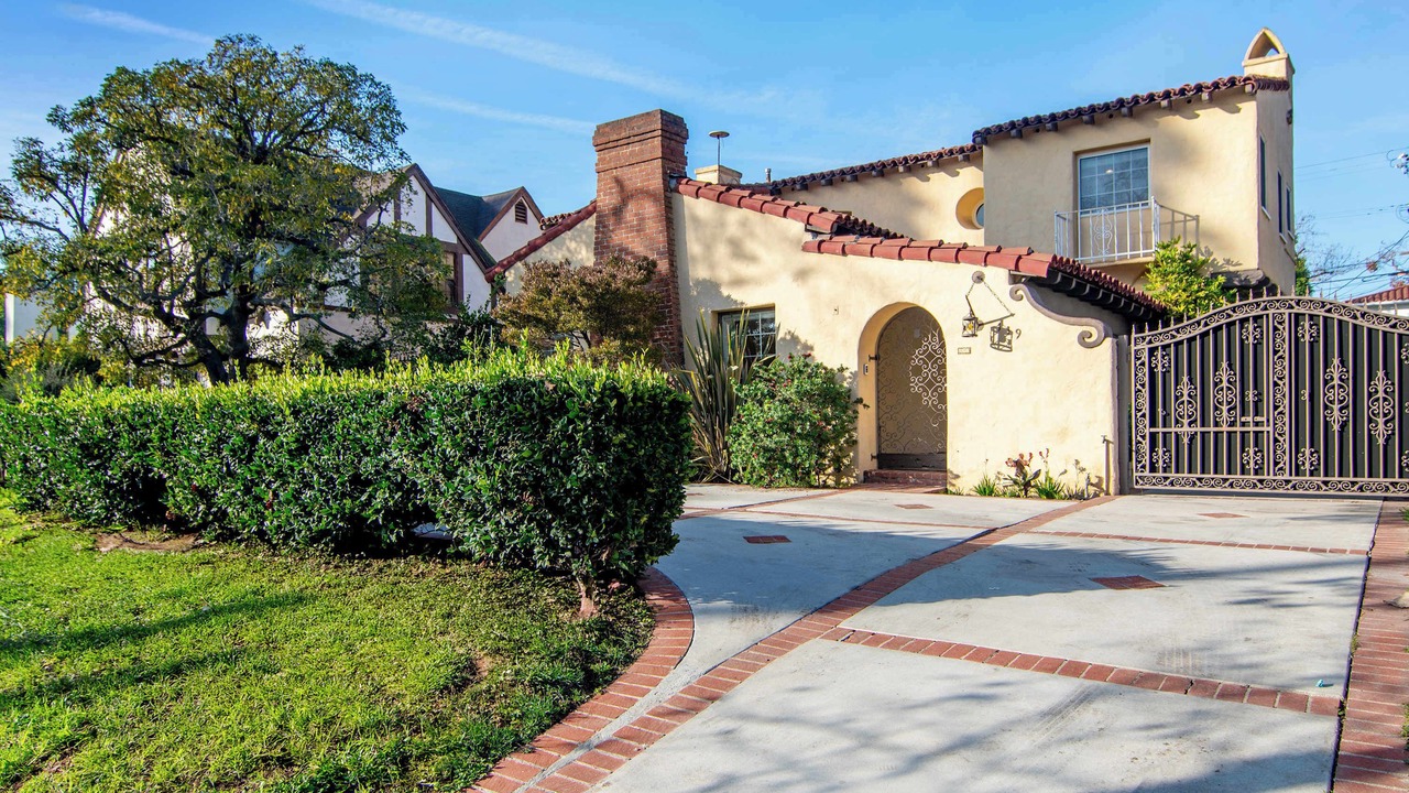 Photo of Outdoor in Greater Wilshire - Hancock Park