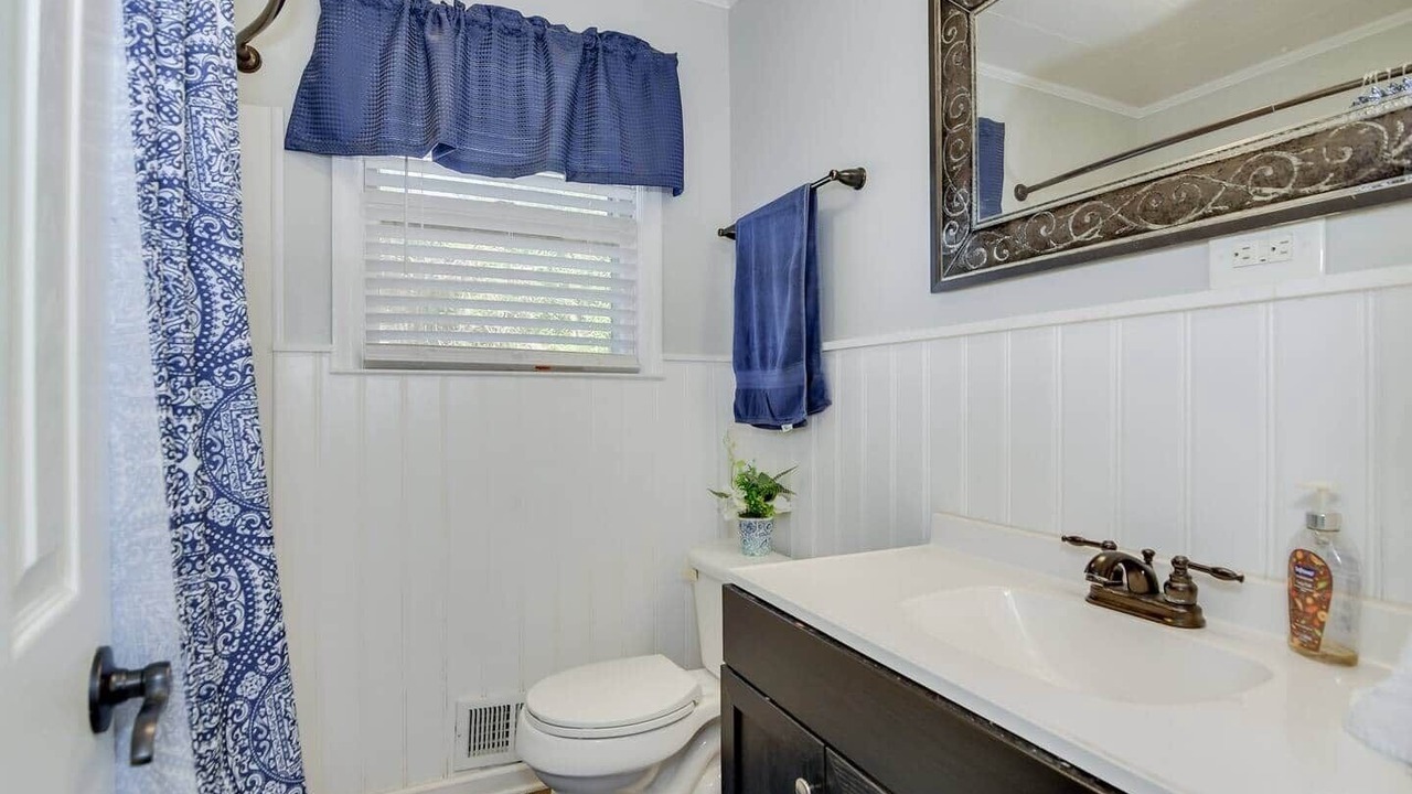 Photo of Bathroom in National Hills