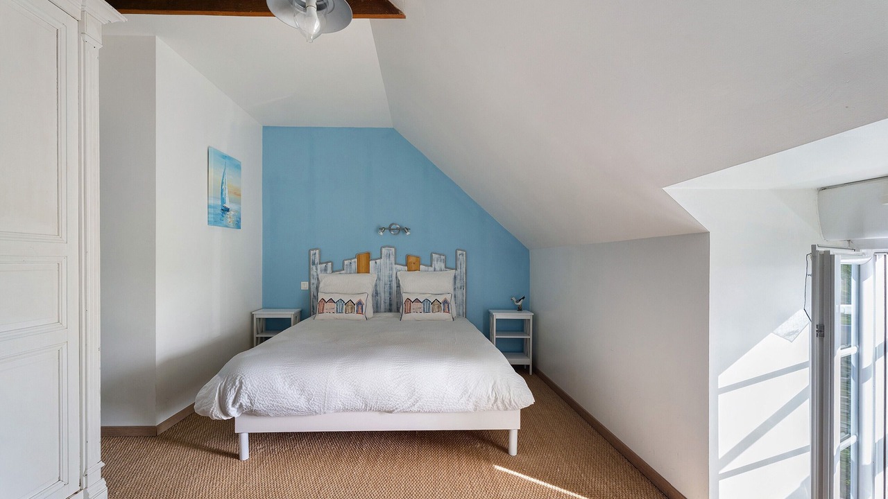 Photo of Bedroom in Mont-Dol