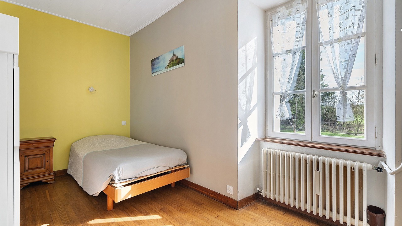 Photo of Bedroom in Mont-Dol