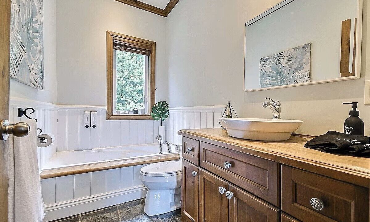 Photo of Bathroom in Lac-Superieur