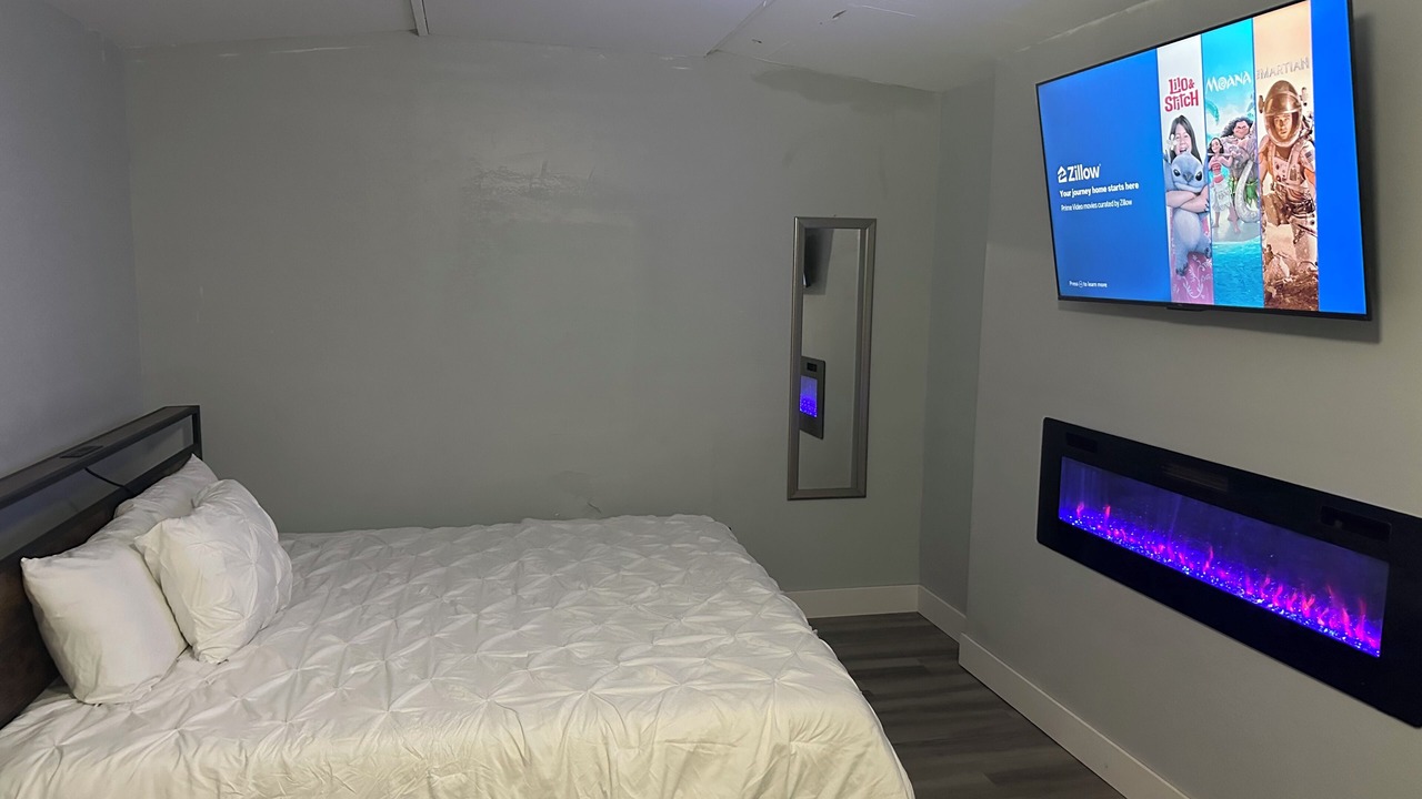 Photo of Bedroom in Miami Gardens