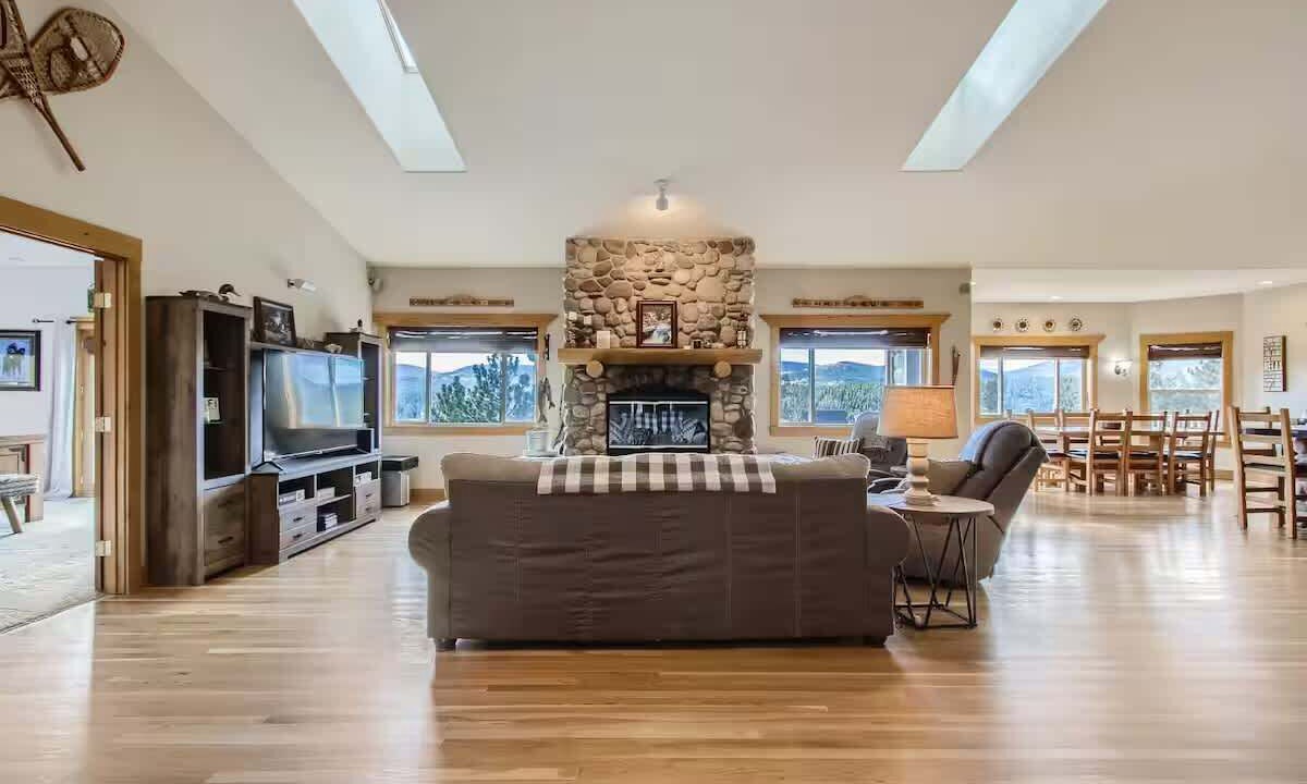 Photo of Livingroom in Black Hawk