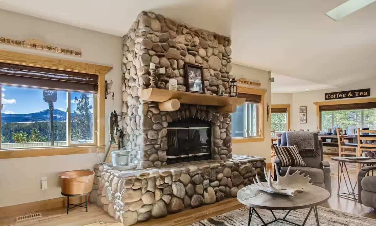 Photo of Livingroom in Black Hawk