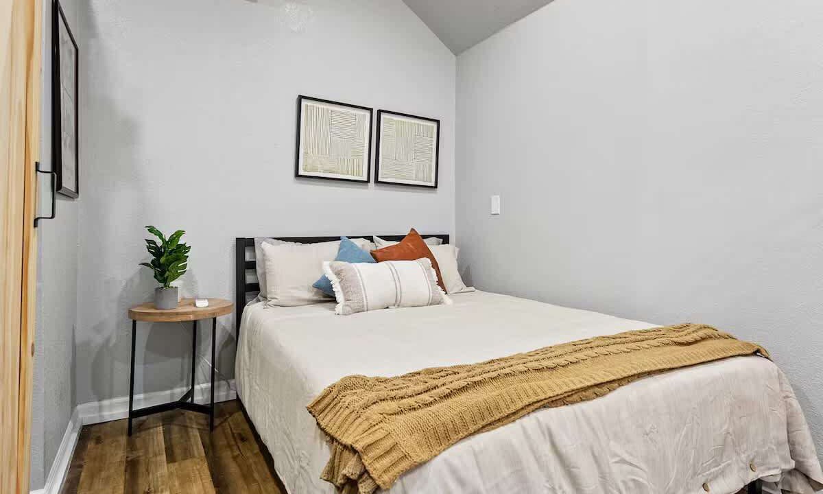 Photo of Bedroom in Regis