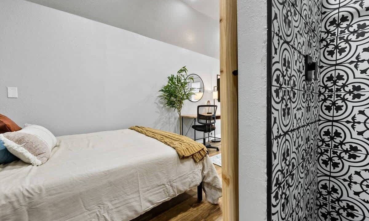 Photo of Bedroom in Regis