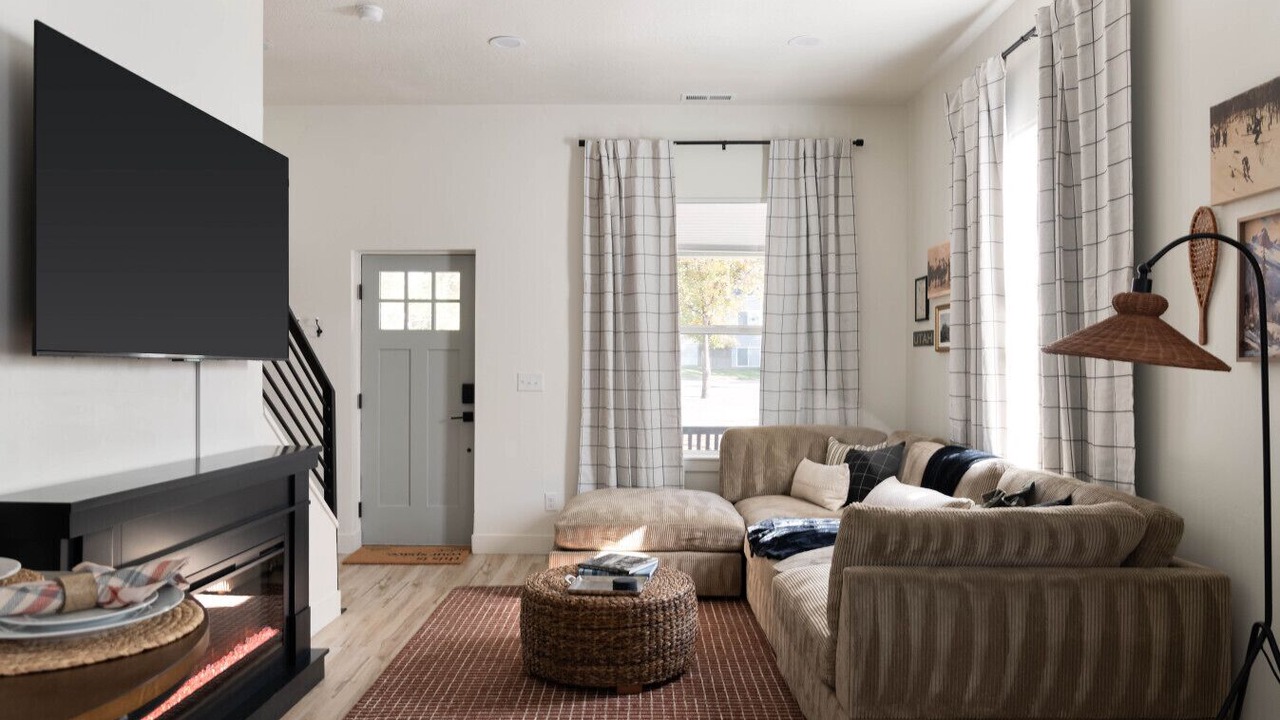 Photo of Livingroom in South Salt Lake
