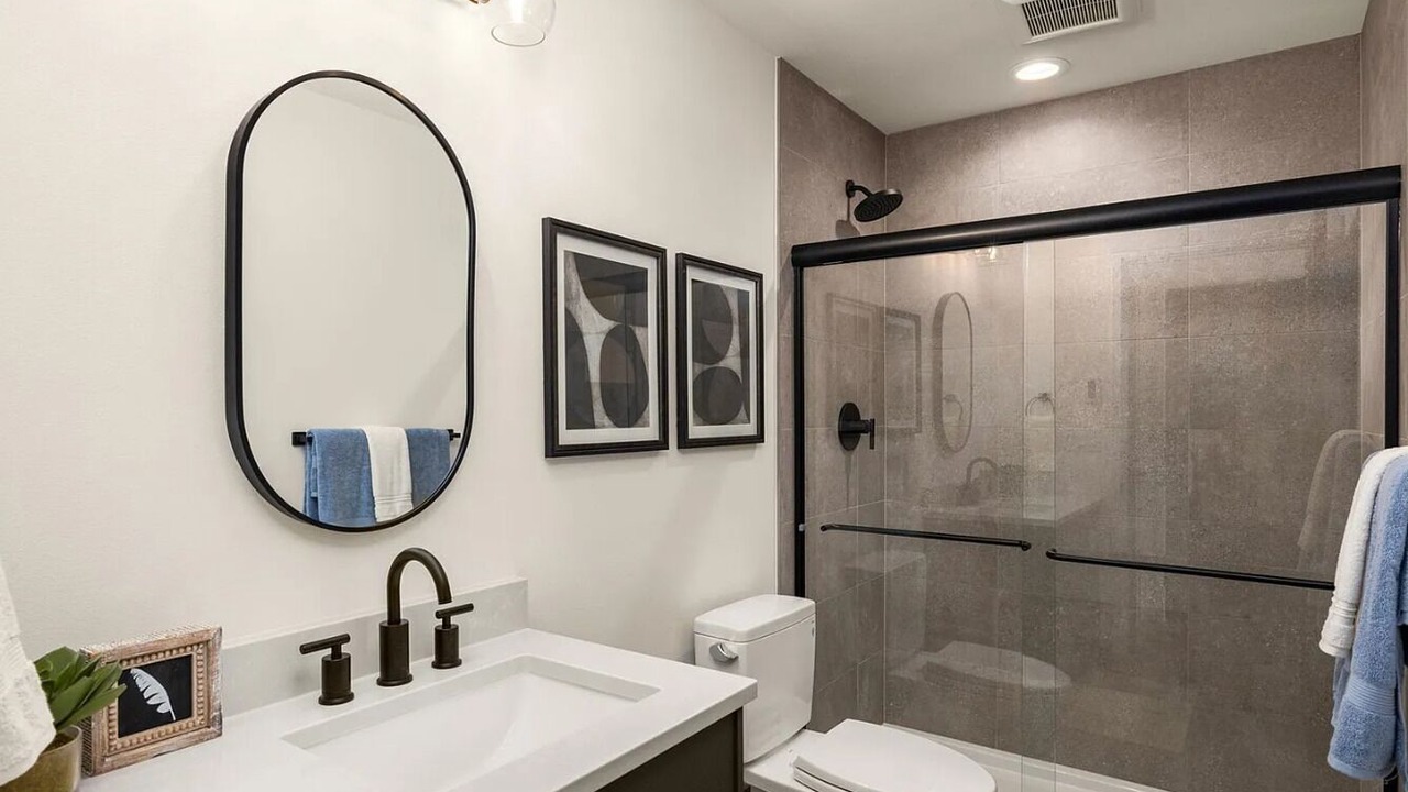 Photo of Bathroom in Mann