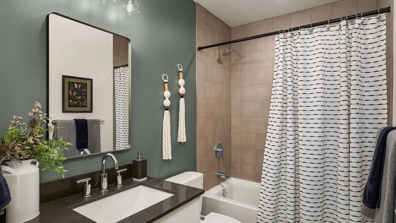 Photo of Bathroom in Mann