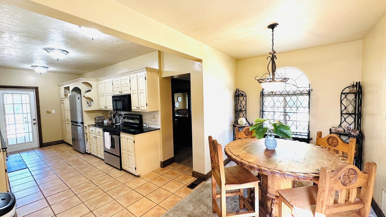 Photo of Kitchen in Ada