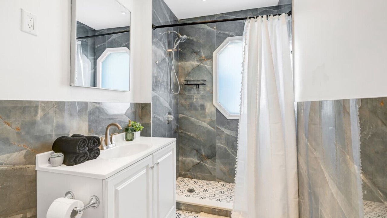 Photo of Bathroom in Woodridge