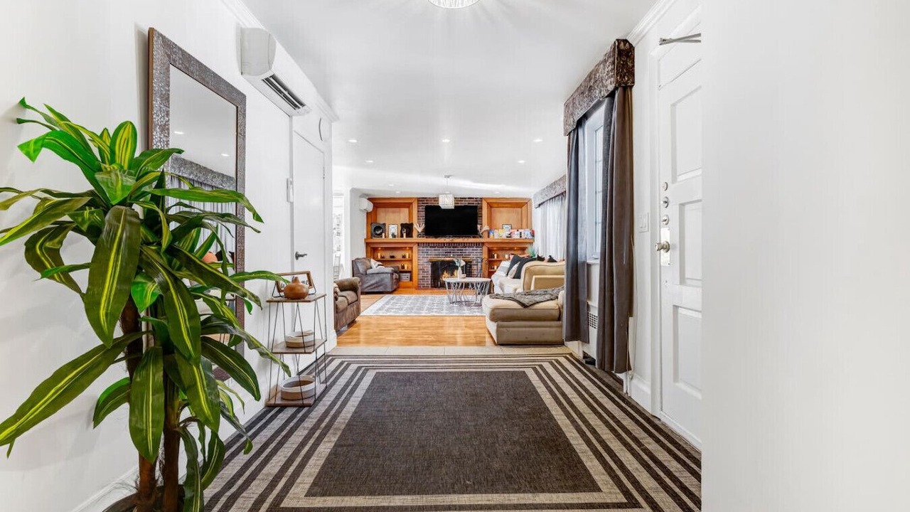 Photo of Livingroom in Woodridge