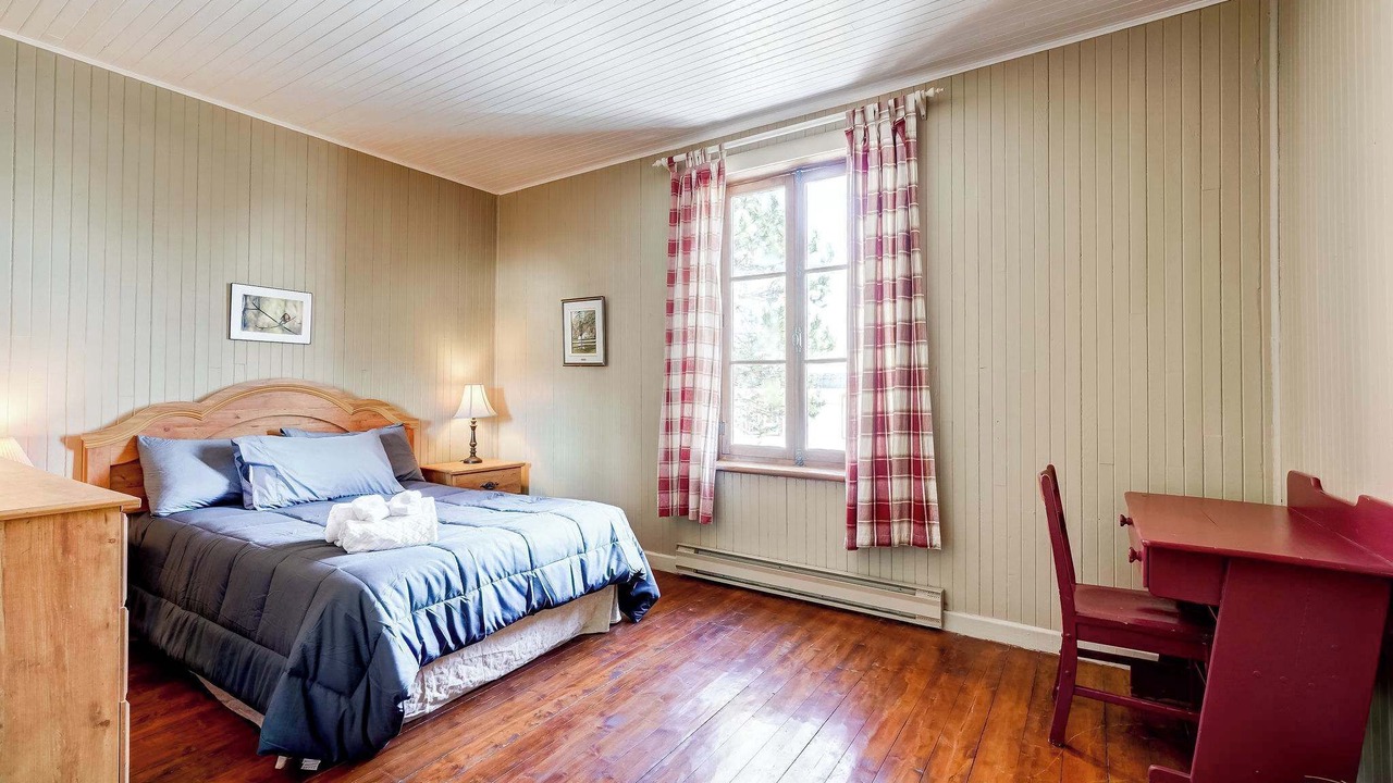 Photo of Bedroom in Lac-des-Plages