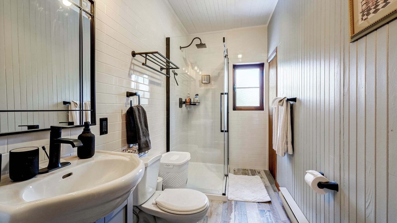 Photo of Bathroom in Lac-des-Plages