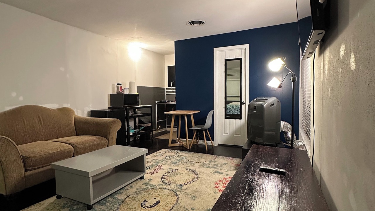 Photo of Livingroom in Sharpstown