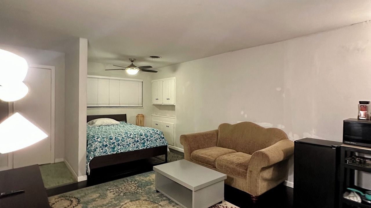 Photo of Livingroom in Sharpstown