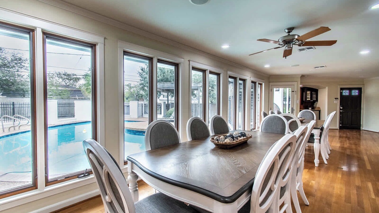 Photo of Livingroom in Bay Area