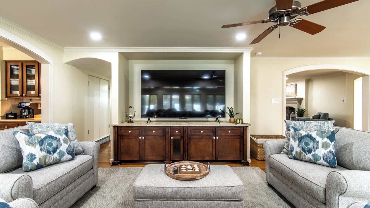 Photo of Livingroom in Bay Area