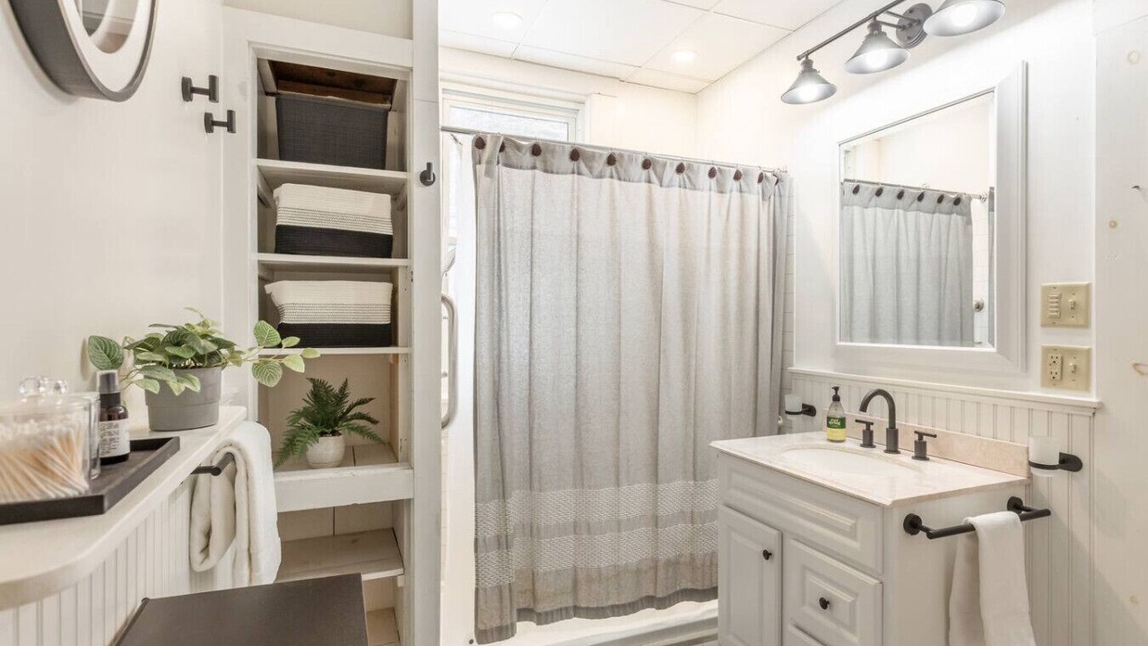 Photo of Bathroom in Bridgewater Corners