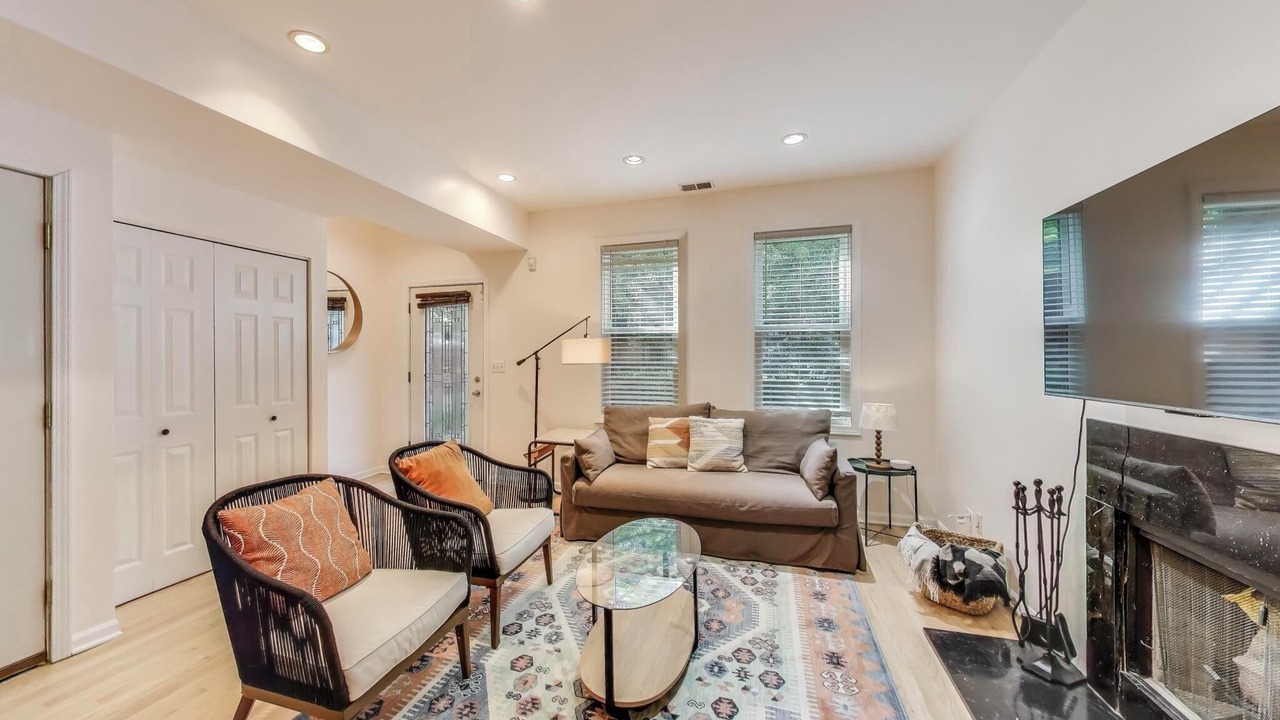 Photo of Livingroom in Noble Square