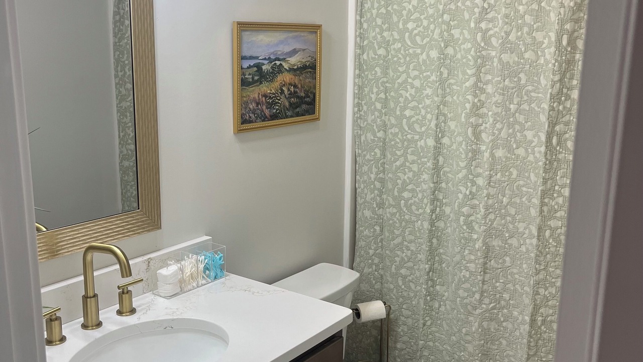 Photo of Bathroom in Cosby