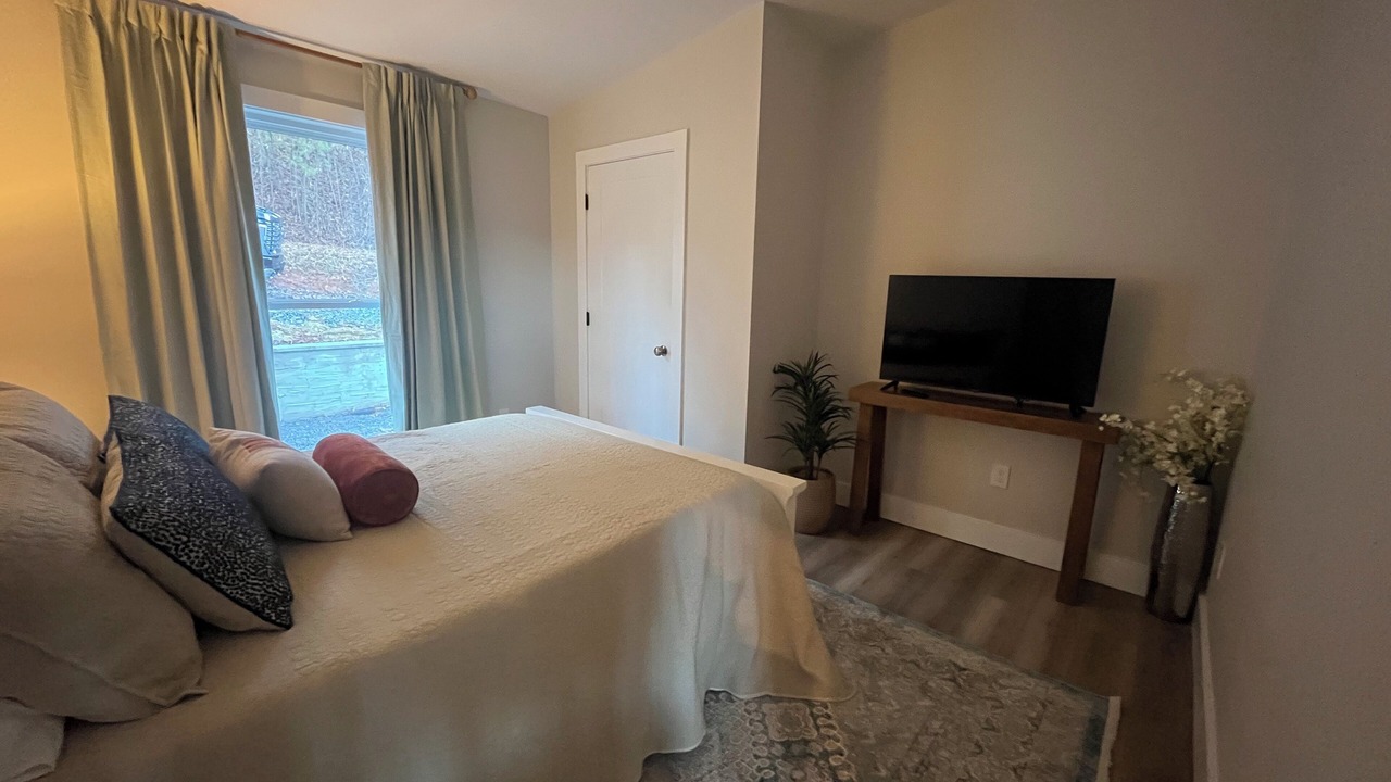 Photo of Bedroom in Cosby