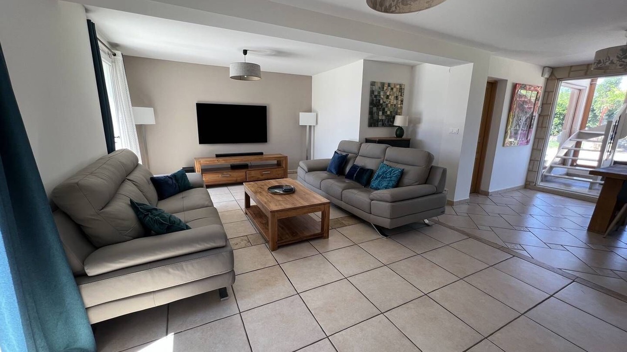 Photo of Livingroom in Garons