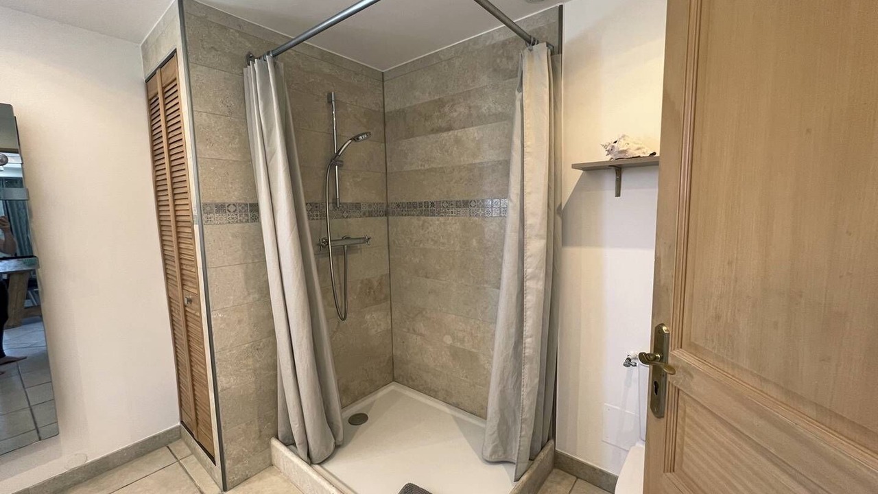 Photo of Bathroom in Garons