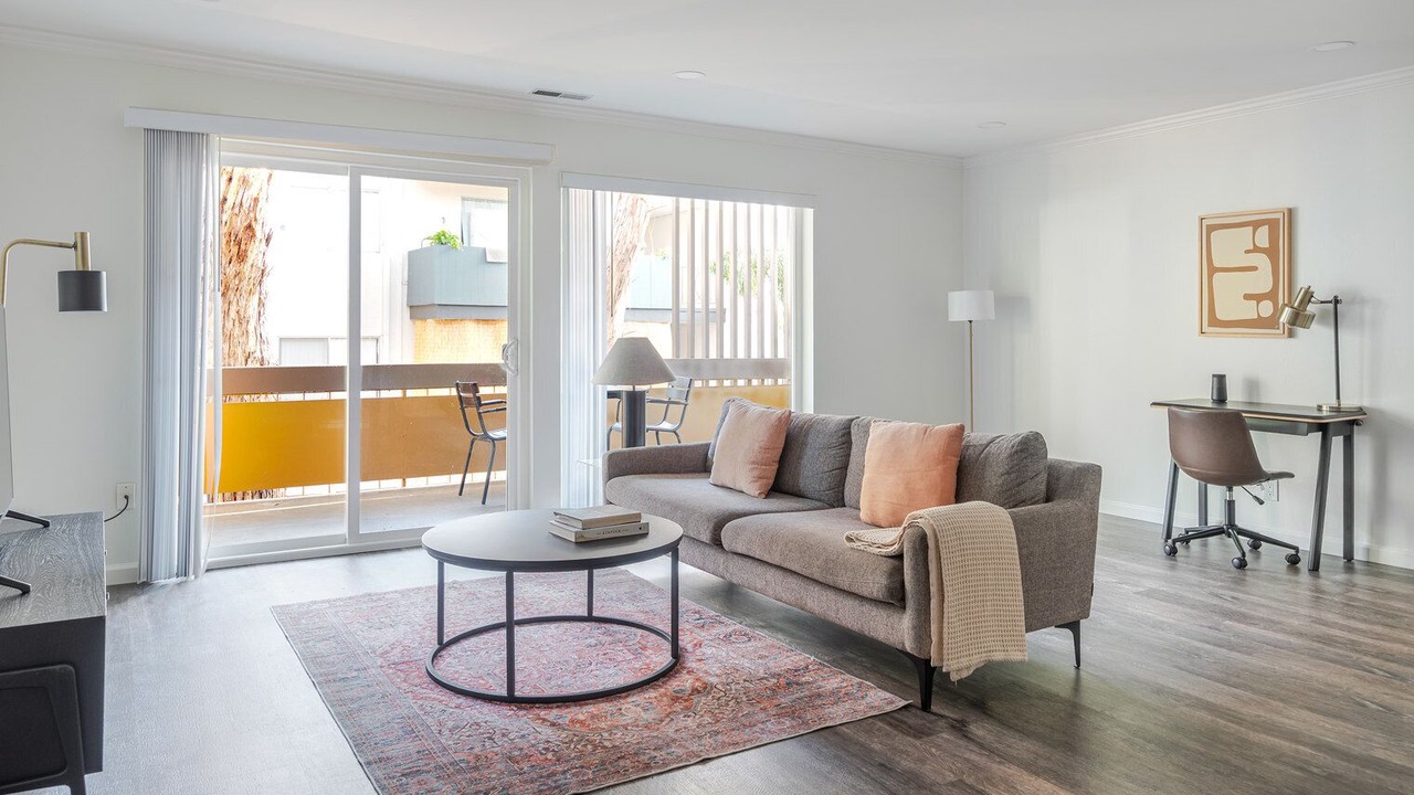 Photo of Livingroom in Edgewood Park