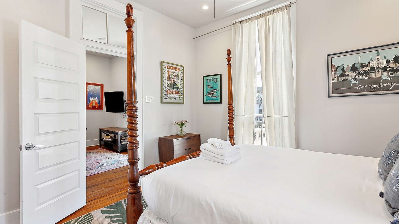 Photo of Bedroom in Freret