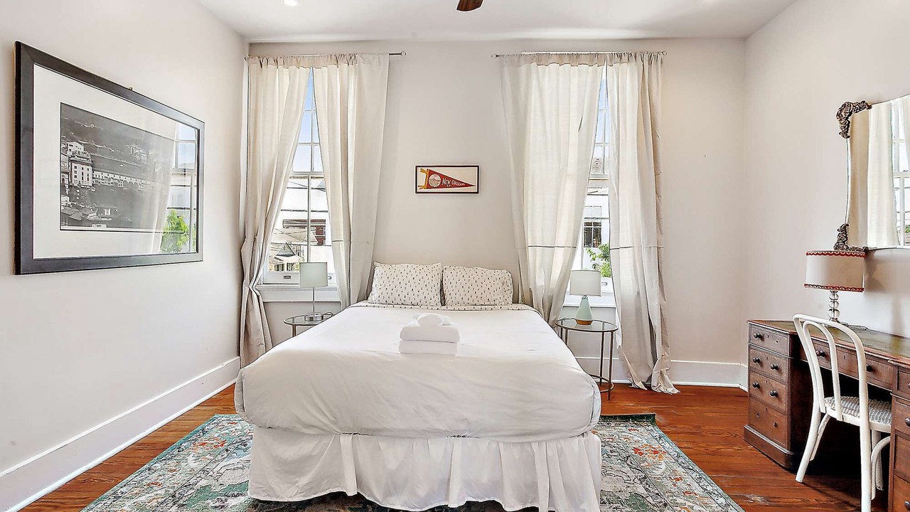 Photo of Bedroom in Freret