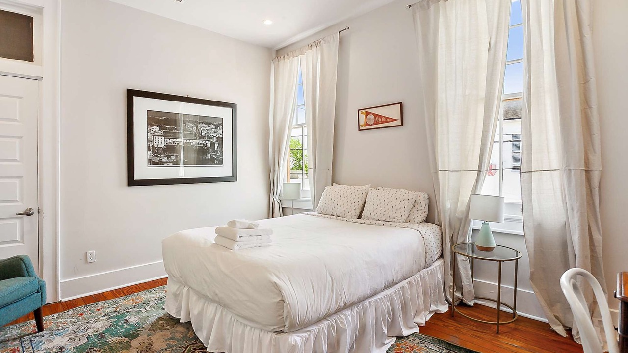 Photo of Bedroom in Freret