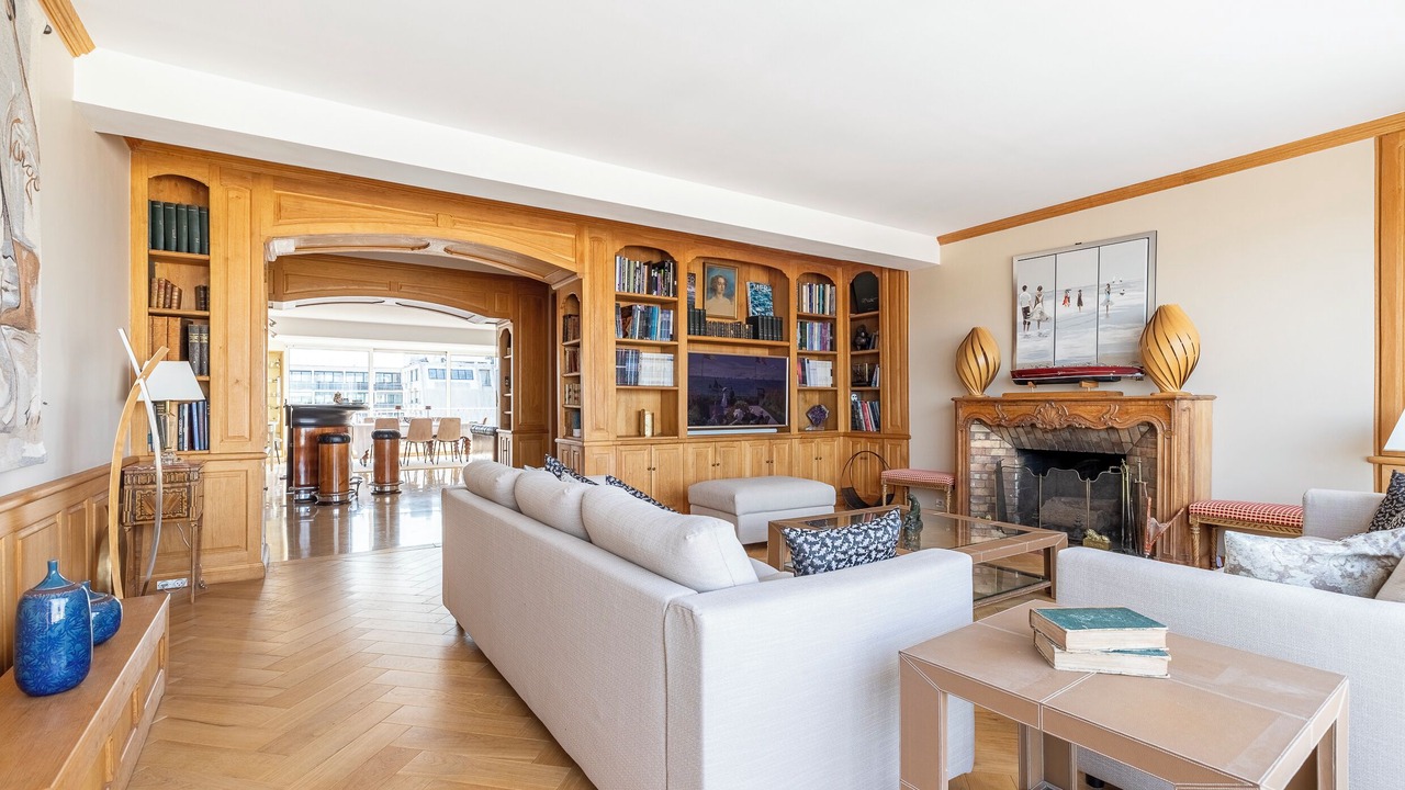 Photo of Livingroom in 16th Arrondissement