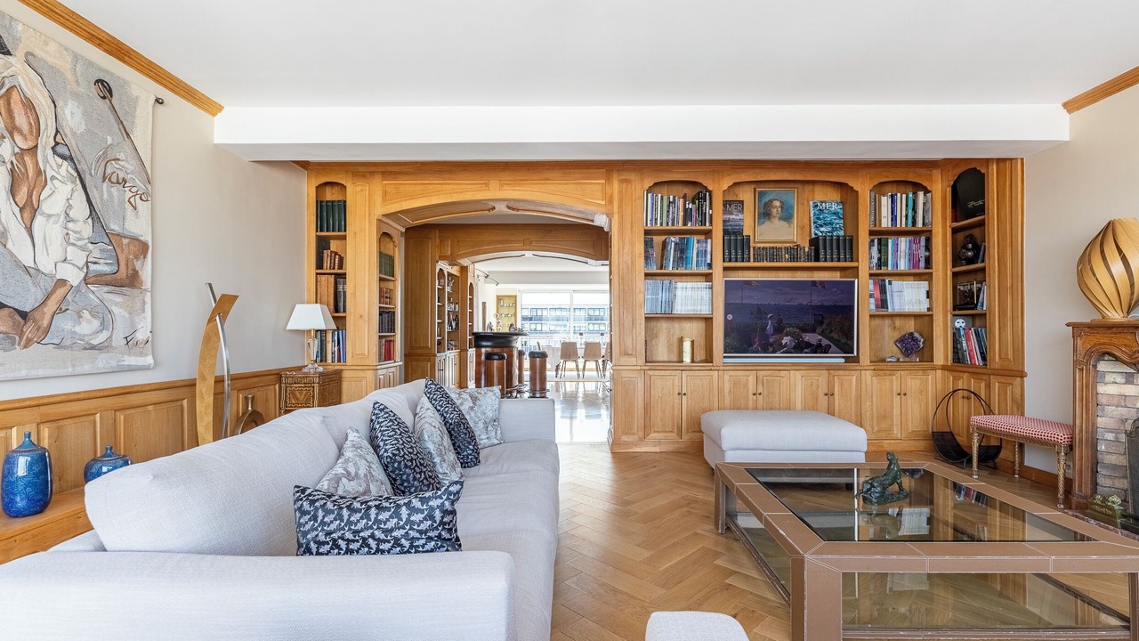 Photo of Livingroom in 16th Arrondissement