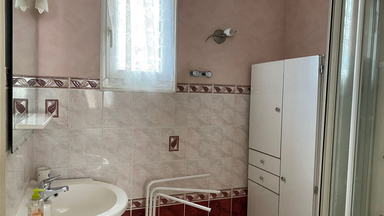 Photo of Bathroom in Le Neubourg