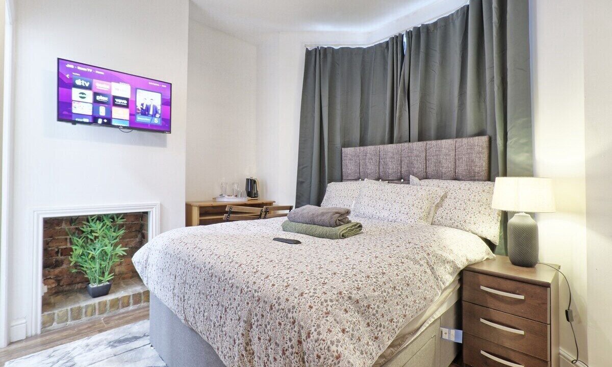 Photo of Bedroom in Westcliff-on-Sea