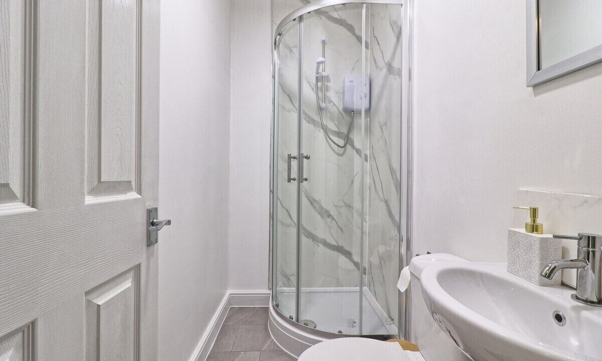Photo of Bathroom in Westcliff-on-Sea