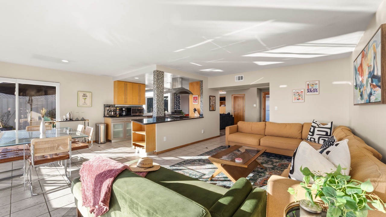 Photo of Livingroom in Bay Ho