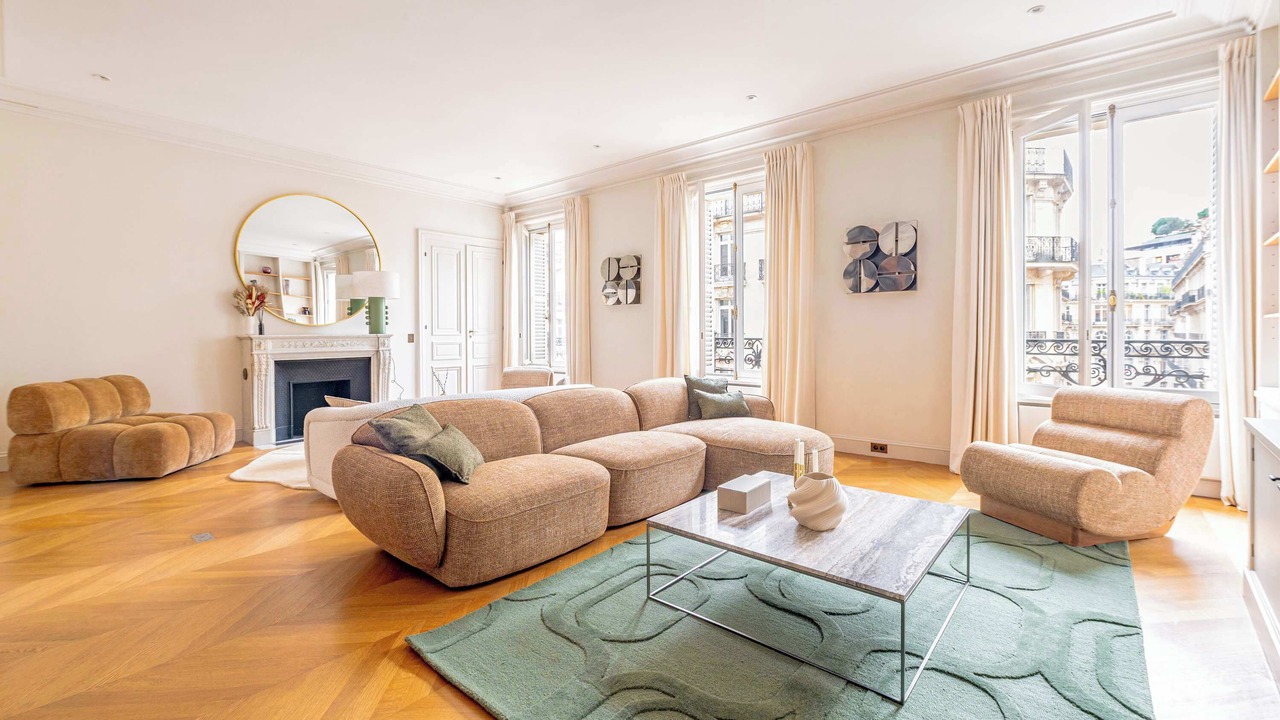 Photo of Livingroom in Champs-Elysees