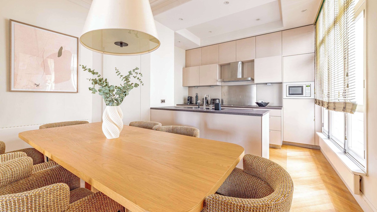 Photo of Others in Champs-Elysees