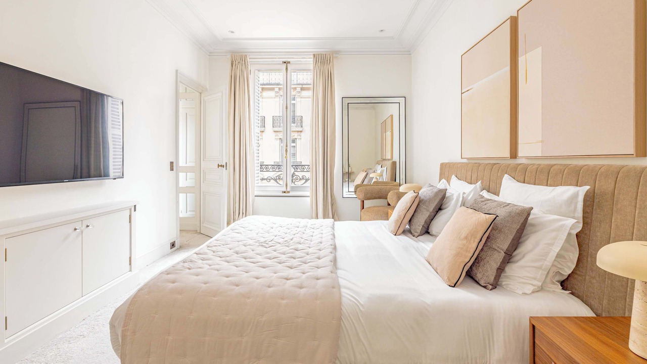 Photo of Bedroom in Champs-Elysees