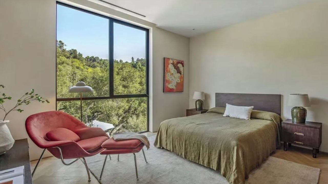 Photo of Bedroom in Beverly Glen