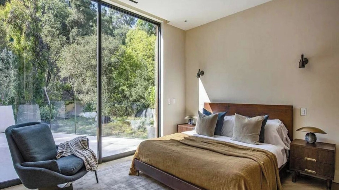 Photo of Bedroom in Beverly Glen