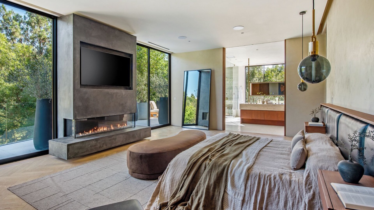 Photo of Bedroom in Beverly Glen