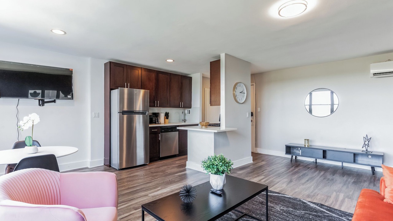 Photo of Livingroom in East Falls