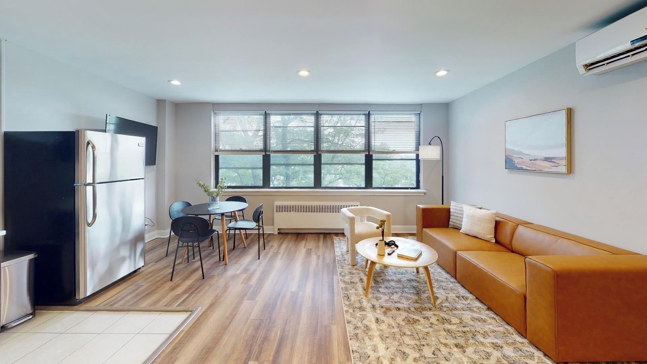 Photo of Livingroom in East Falls