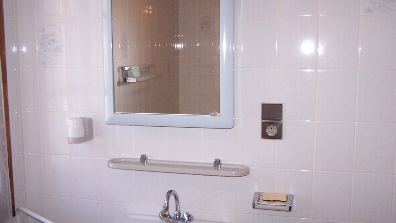 Photo of Bathroom in Campan