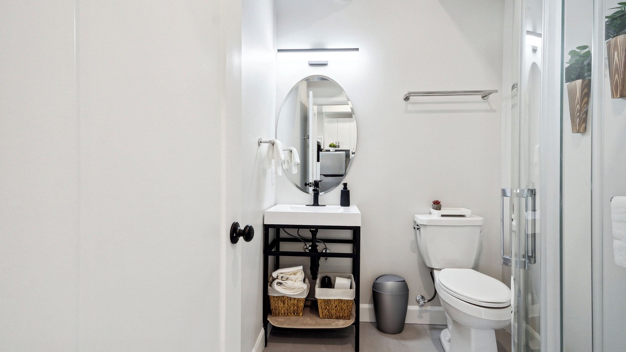 Photo of Bathroom in White Oaks