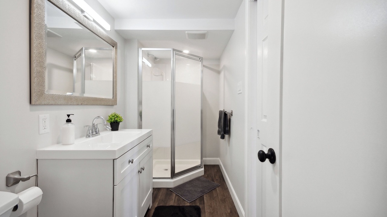 Photo of Bathroom in White Oaks